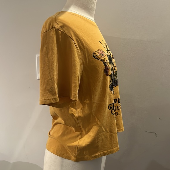 Bold Yellow Graphic Tee Bee Change World Mantra NWT - Picture 6 of 11